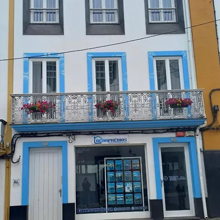 Acolhedor Com Ac No Centro De Angra Apartment