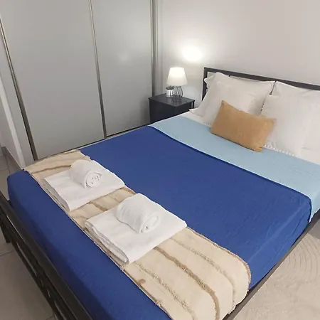 Acolhedor Com Ac No Centro De Angra Apartment