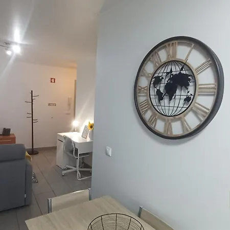 Acolhedor Com Ac No Centro De Angra Apartment